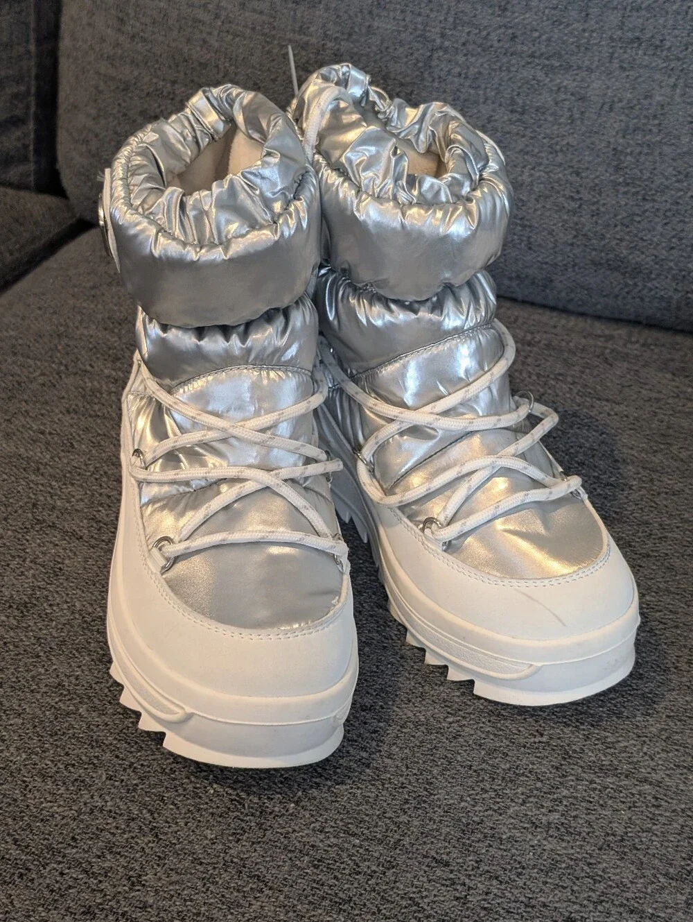 Pajar HuMetallic Silver Puffer Winter Boots